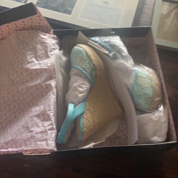 Victoria Secret wedges - Picture 6 of 6